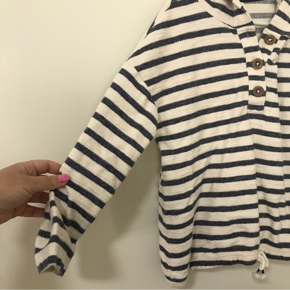 3/$15 old navy boys/kids 100% cotton blue and white stripe hoodie top - Picture 5 of 9